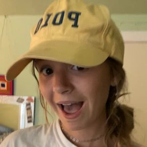 Meet your Posher, Ella